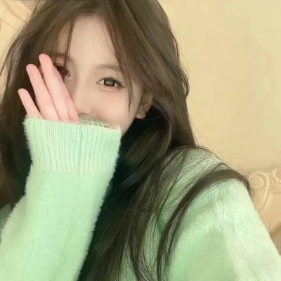 绿衣女子